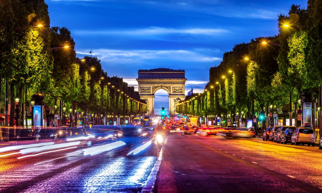 Touring-Iconic-Sights-during-the-Paris-Marathon