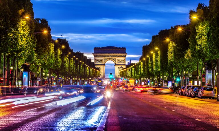 Touring-Iconic-Sights-during-the-Paris-Marathon